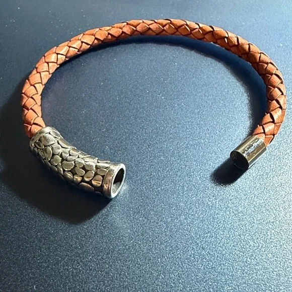 Brown Leather Bracelet with Pebble Design - Picture 2 of 2